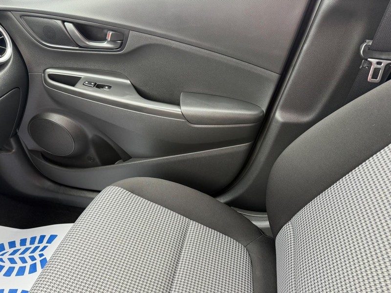 Hyundai Kona Vehicle Image 19