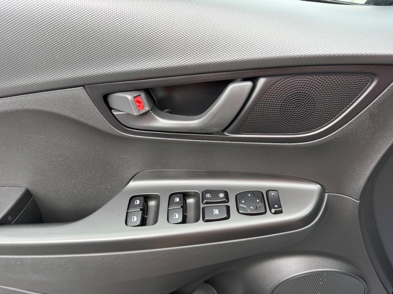 Hyundai Kona Vehicle Image 22