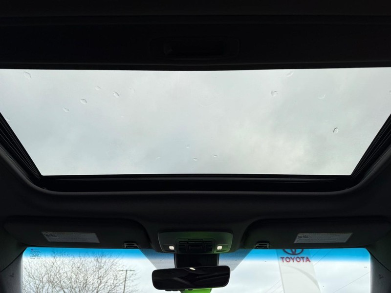 Toyota Avalon Vehicle Image 11