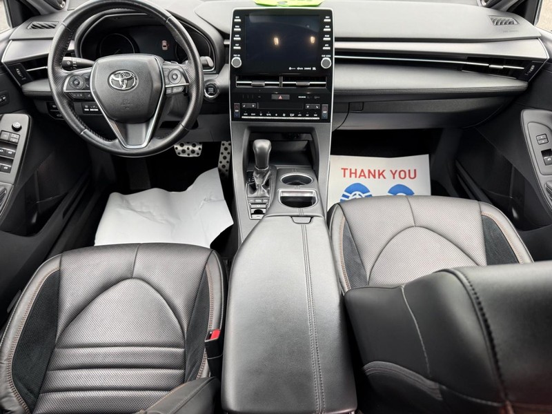 Toyota Avalon Vehicle Image 12