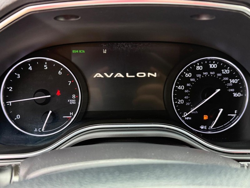 Toyota Avalon Vehicle Image 24