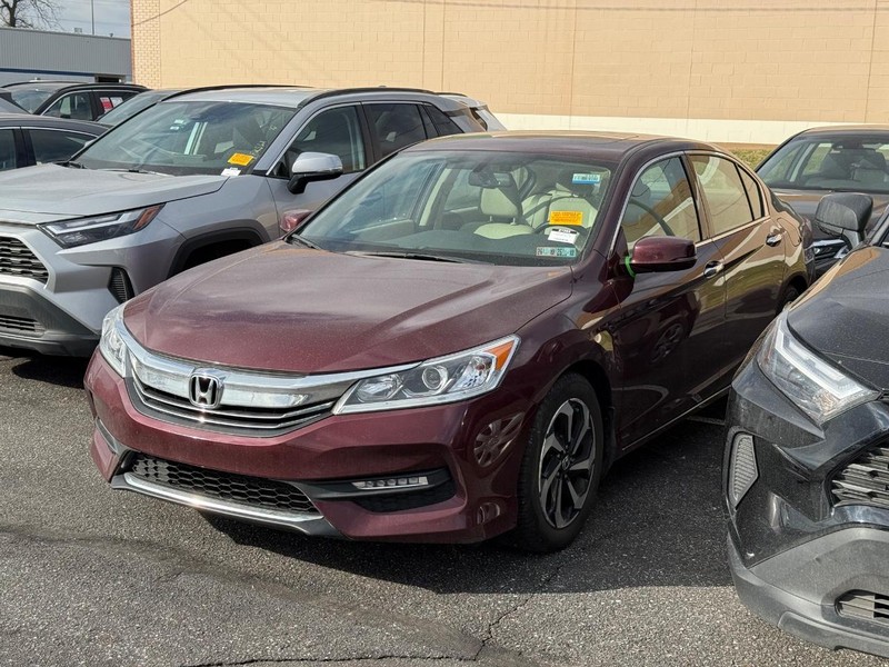 Honda Accord Sedan Vehicle Full-screen Gallery Image 02