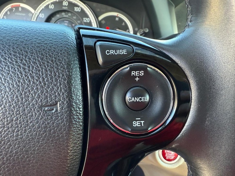 Honda Accord Sedan Vehicle Image 15