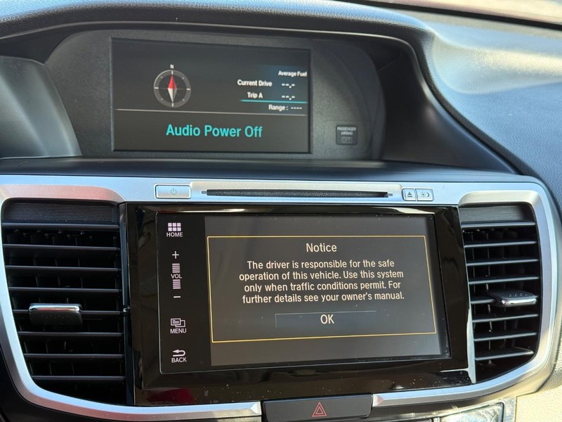 Honda Accord Sedan Vehicle Image 18