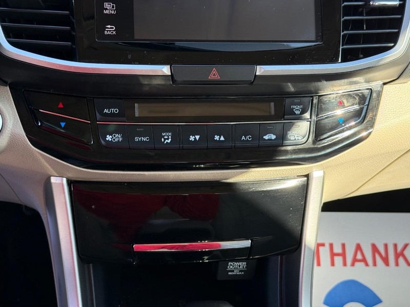 Honda Accord Sedan Vehicle Image 20