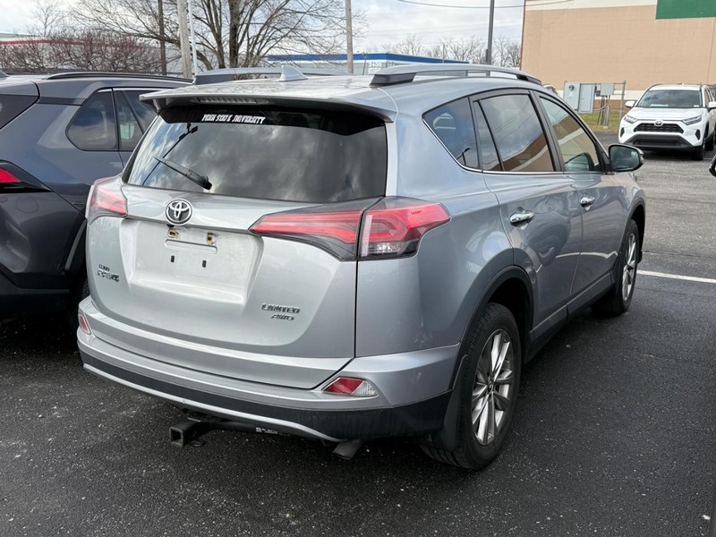 Toyota RAV4 Vehicle Image 04