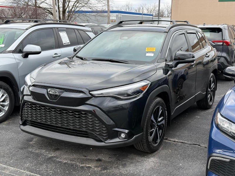 Toyota Corolla Cross Vehicle Image 02