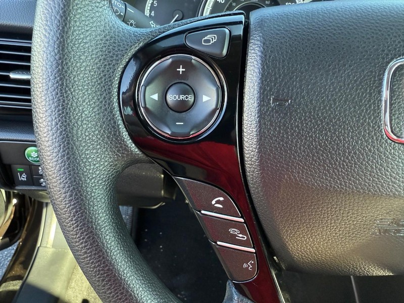 Honda Accord Sedan Vehicle Image 13