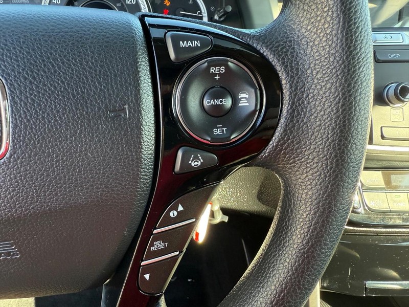 Honda Accord Sedan Vehicle Image 14