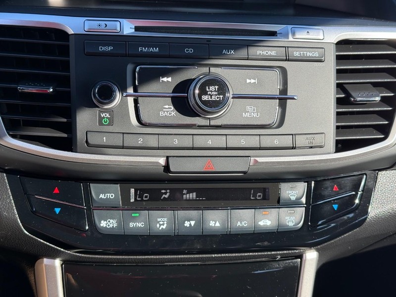 Honda Accord Sedan Vehicle Image 16