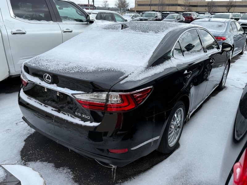 Lexus ES Vehicle Image 04