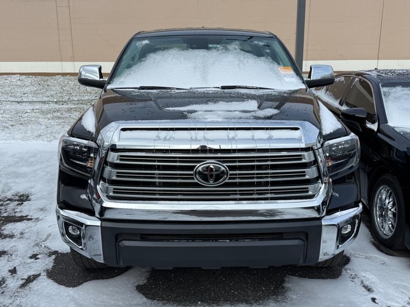 Toyota Tundra 4WD Vehicle Image 02