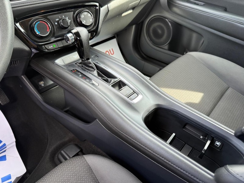 Honda HR-V Vehicle Image 18