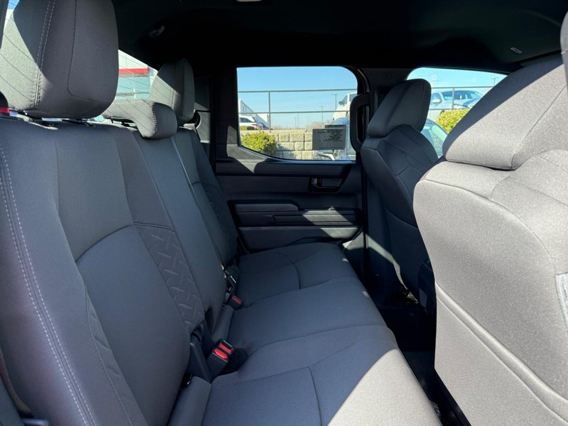 Toyota Tacoma 4WD Vehicle Image 04