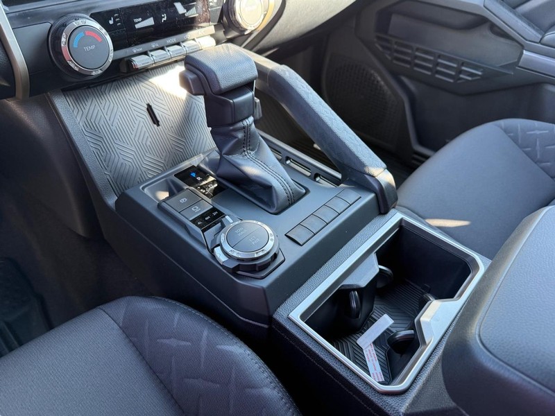 Toyota Tacoma 4WD Vehicle Image 14