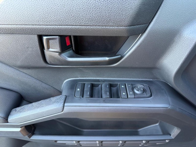 Toyota Tacoma 4WD Vehicle Image 18