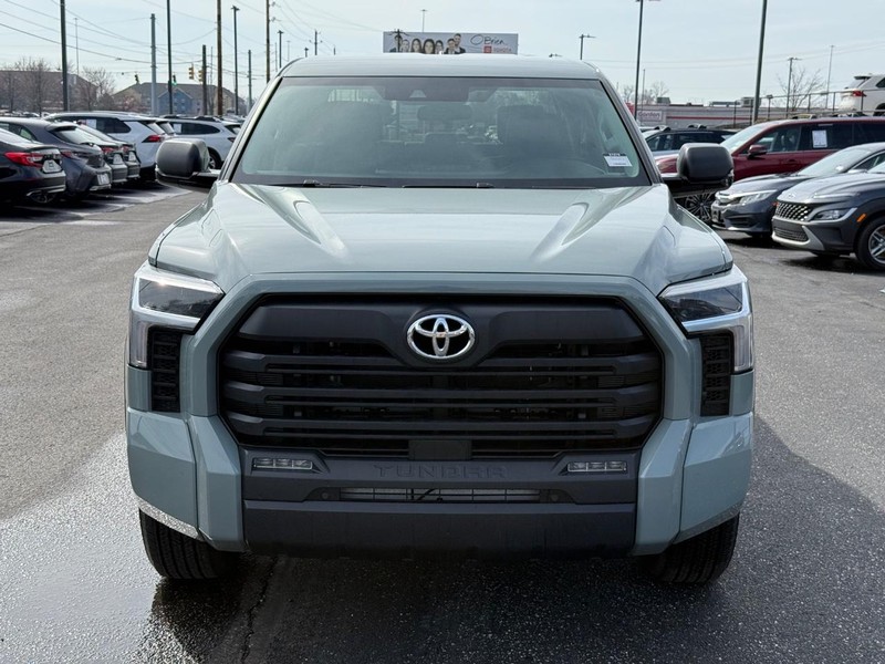 Toyota Tundra 4WD Vehicle Image 09