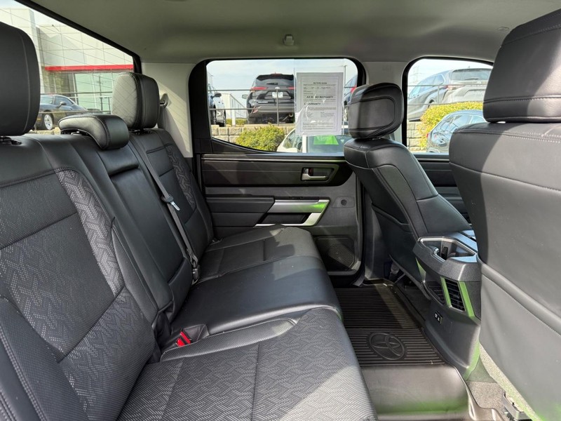 Toyota Tundra 4WD Vehicle Image 10