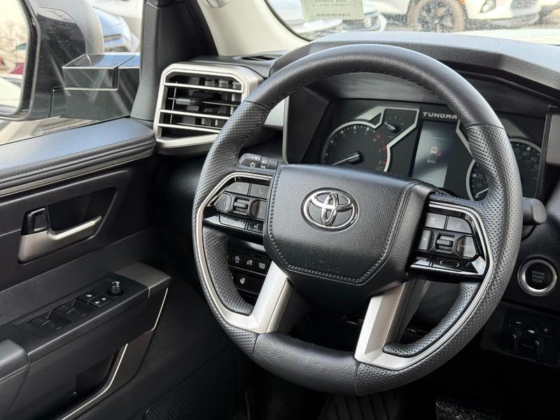 Toyota Tundra 4WD Vehicle Image 12