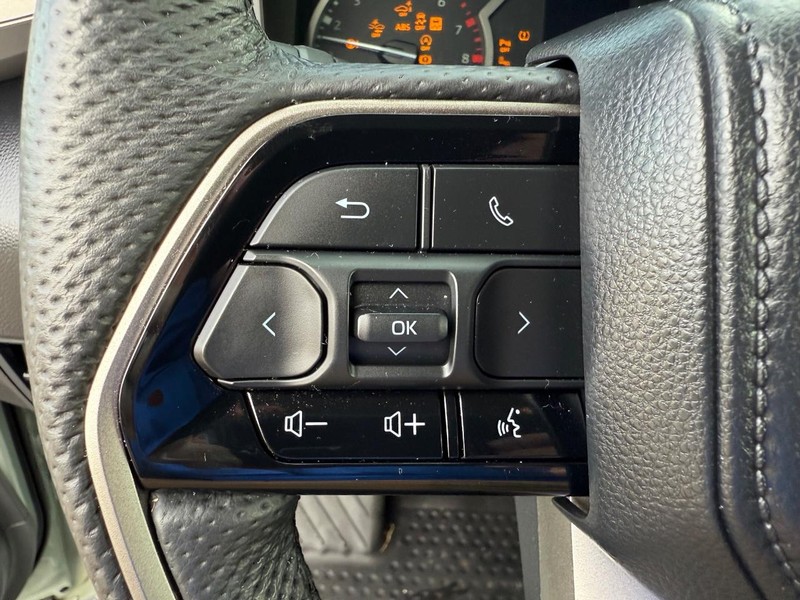 Toyota Tundra 4WD Vehicle Image 13