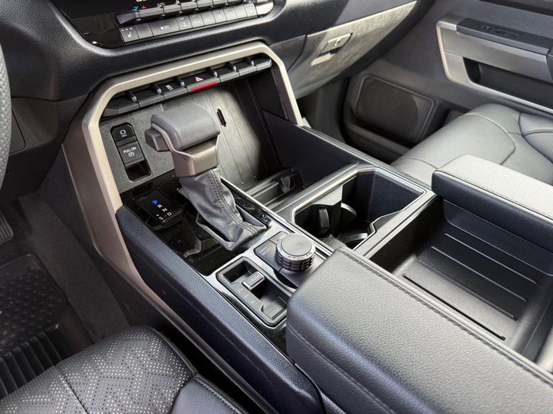 Toyota Tundra 4WD Vehicle Image 20