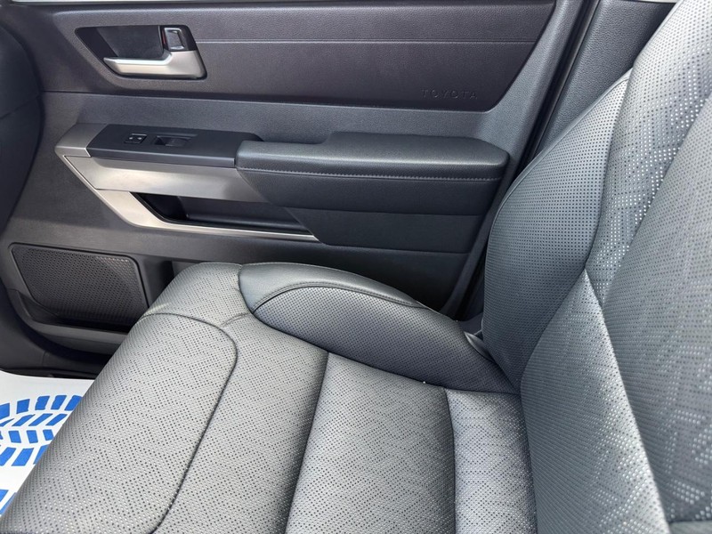 Toyota Tundra 4WD Vehicle Image 21