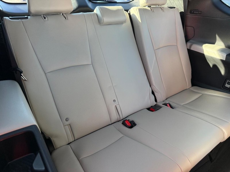 Toyota Grand Highlander Vehicle Image 12