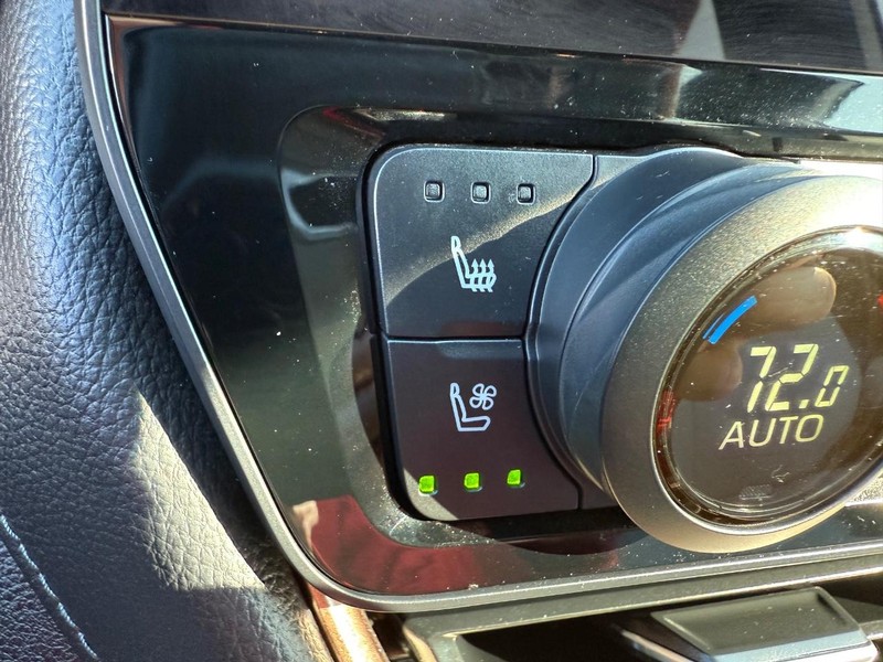 Toyota Grand Highlander Vehicle Image 19