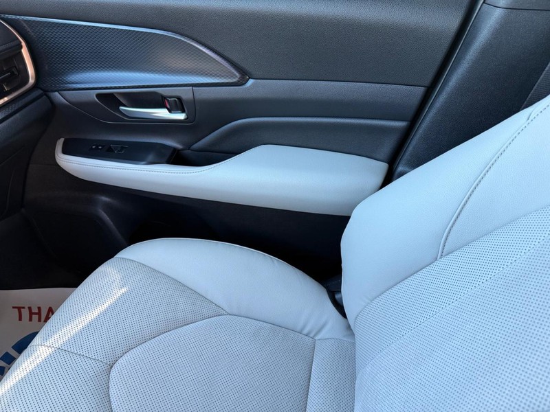 Toyota Grand Highlander Vehicle Image 23