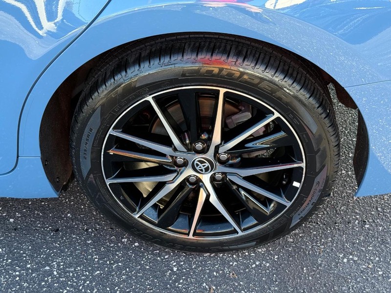 Toyota Camry Vehicle Image 06