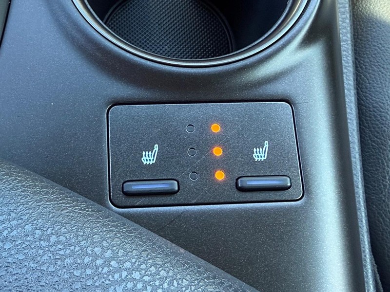 Toyota Camry Vehicle Image 18