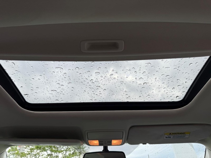 Honda CR-V Vehicle Image 11