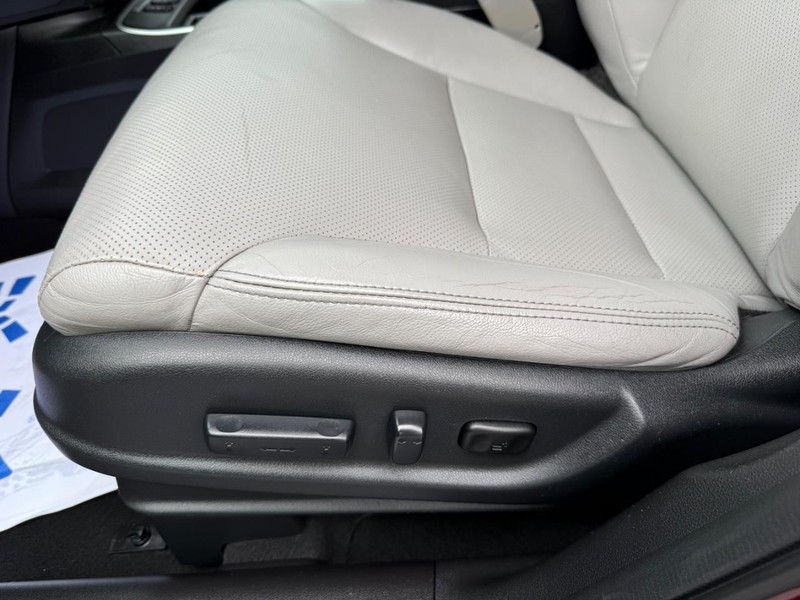 Honda CR-V Vehicle Image 26