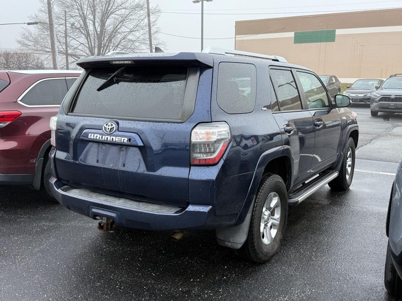 Toyota 4Runner Vehicle Image 04