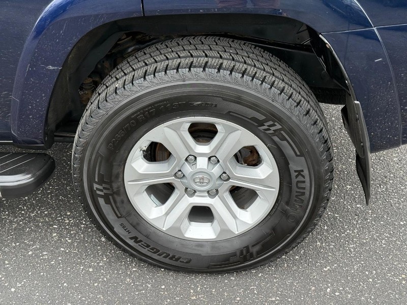 Toyota 4Runner Vehicle Image 06