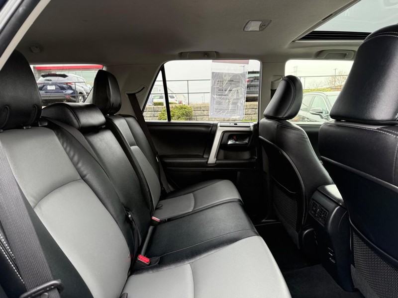 Toyota 4Runner Vehicle Image 10
