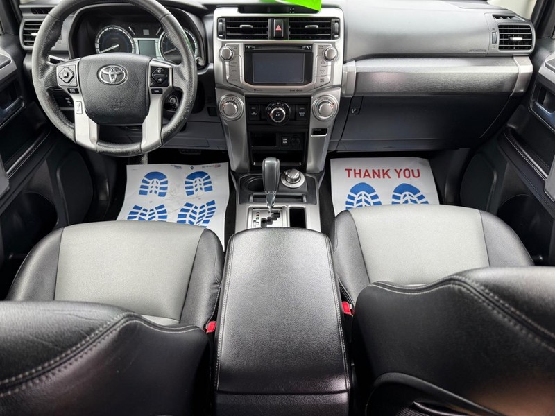 Toyota 4Runner Vehicle Image 12