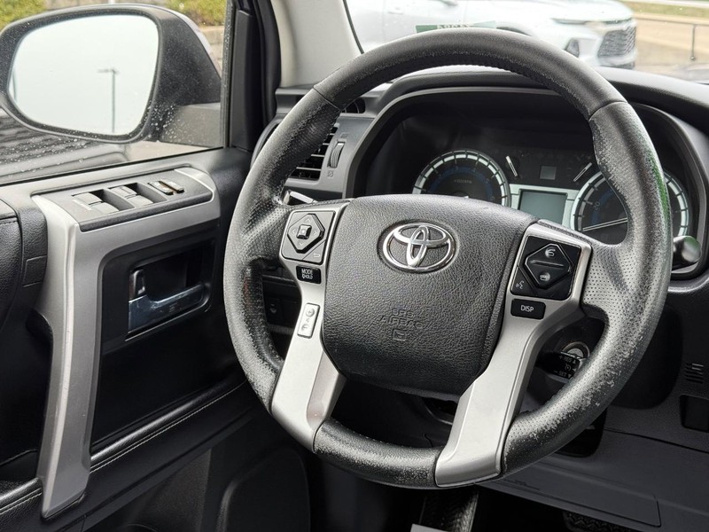 Toyota 4Runner Vehicle Image 13