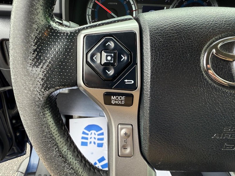 Toyota 4Runner Vehicle Image 14