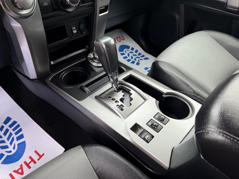 Toyota 4Runner Vehicle Image 19