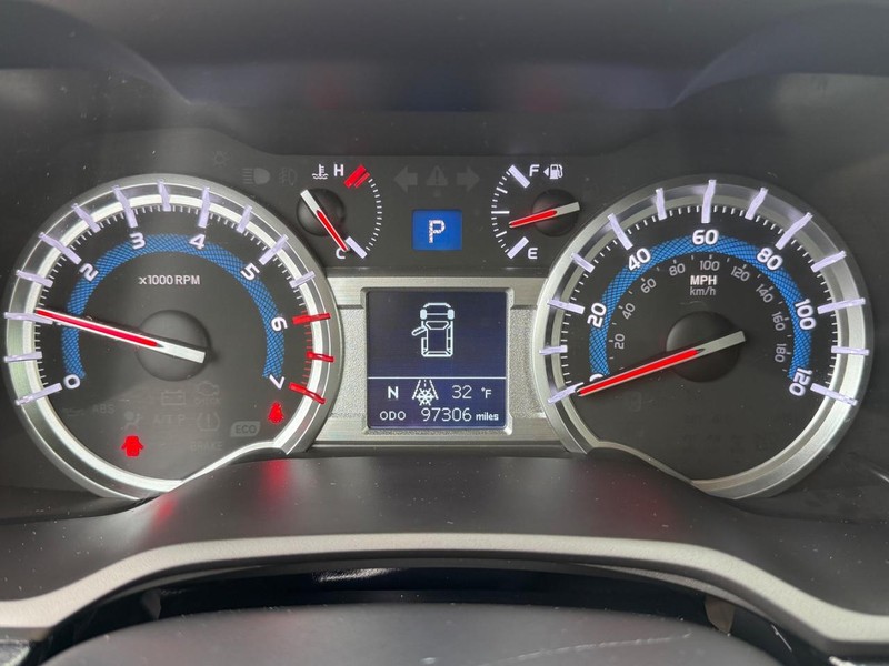 Toyota 4Runner Vehicle Image 23