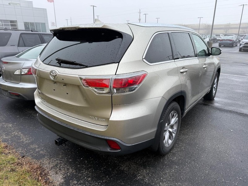 Toyota Highlander Vehicle Image 04