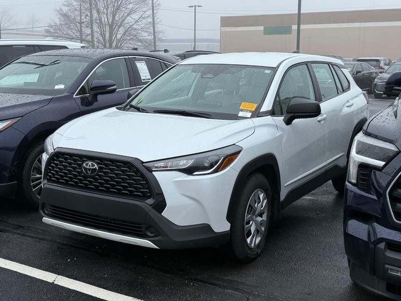 Toyota Corolla Cross Vehicle Image 02