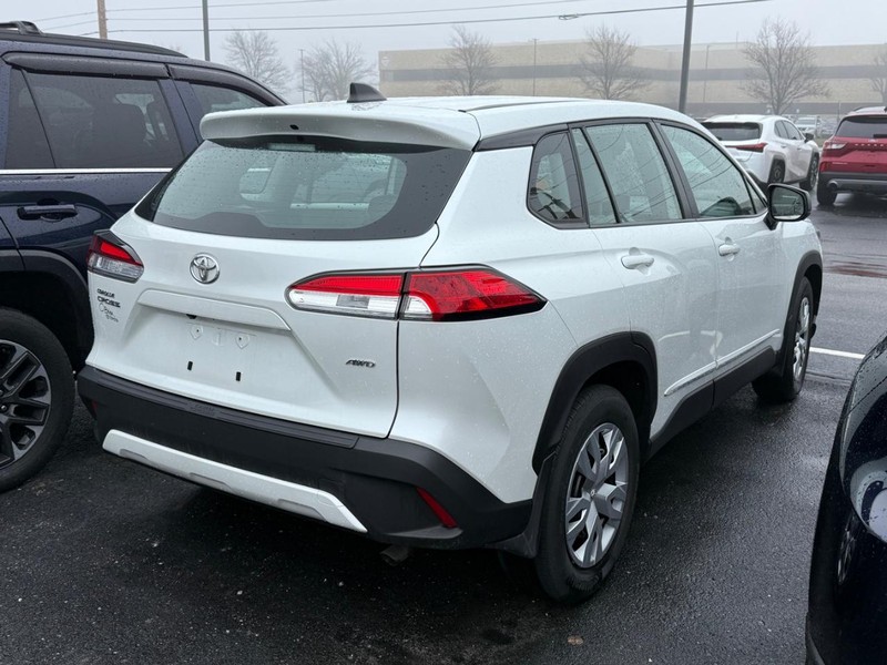 Toyota Corolla Cross Vehicle Image 04