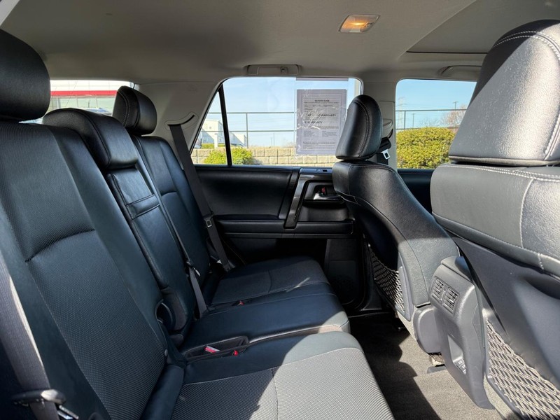 Toyota 4Runner Vehicle Image 10