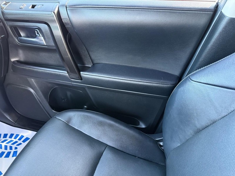 Toyota 4Runner Vehicle Image 21