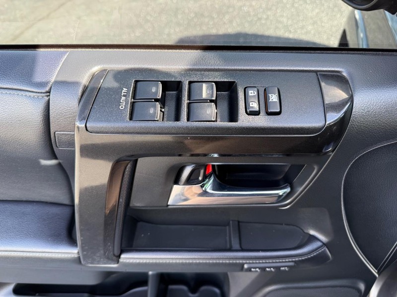 Toyota 4Runner Vehicle Image 25