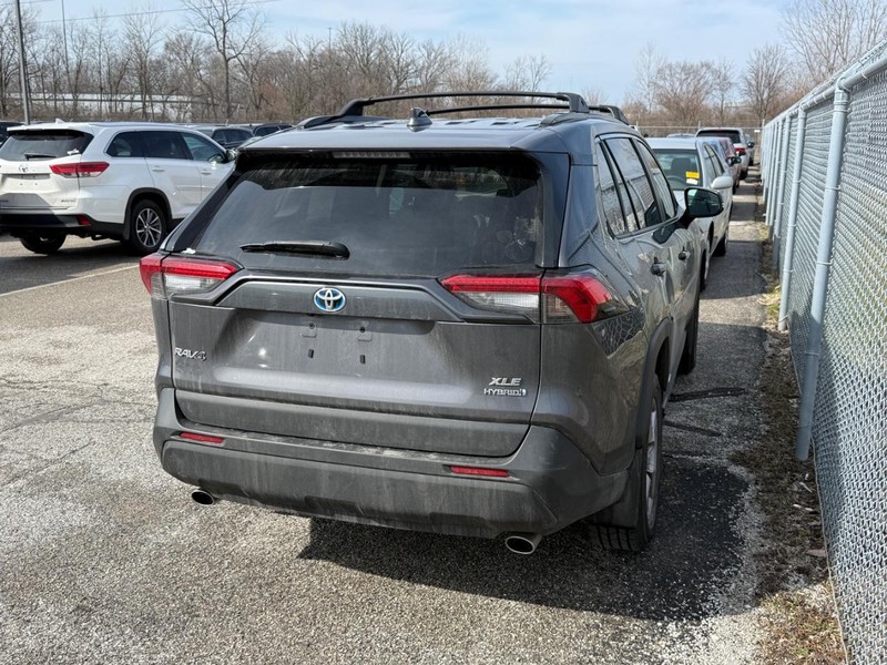 Toyota RAV4 Vehicle Image 04