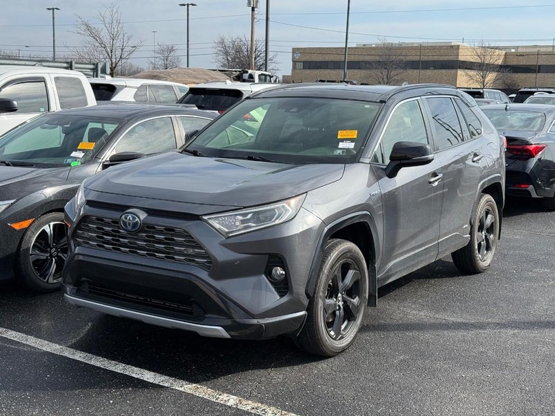 Toyota RAV4 Vehicle Image 02