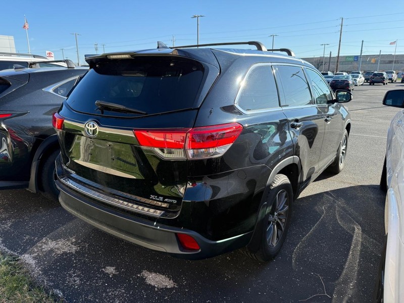 Toyota Highlander Vehicle Image 04